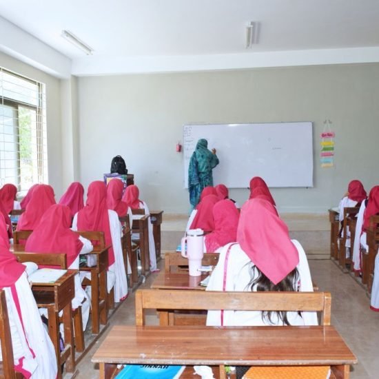 Iqbal Complex (Girls High School) dsc 0518